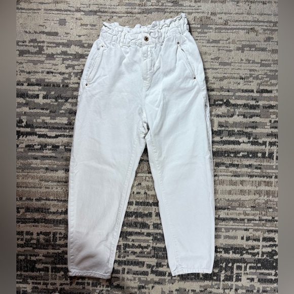 Zara Highrise Paper Bag Ruched White Pants Gold Hardware Size 6 Ankle Length - Picture 4 of 12